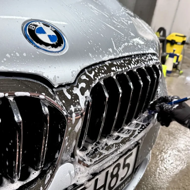 mycie detailingowe a normalne - różnice